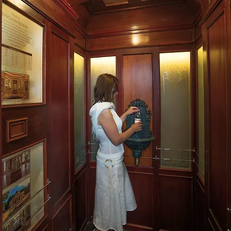 Dr. Adler & 3*